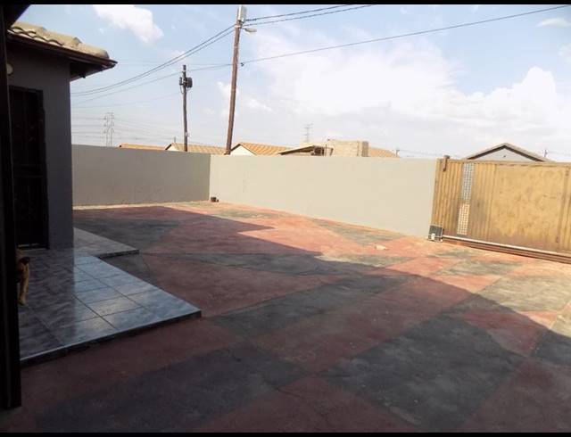 3 BEDROOM HOUSE FOR SALE IN PROTEA GLEN